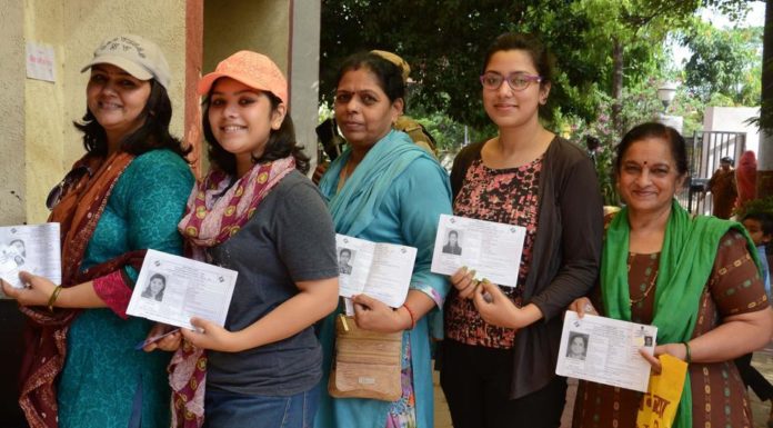 लोकसभेच्या अंतिम सातव्या टप्प्यात 64 टक्के मतदान. बंगालमध्ये पुन्हा हिंसाचाराचे गालबोट