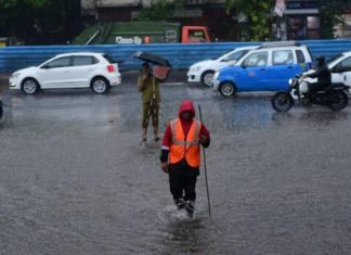 पहिला पाऊस जोरदार. मुंबई झाली बेहाल.