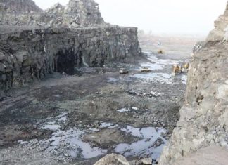 प्रस्तावित विमानतळासाठी उलवे नदीचा प्रवाह वळवला