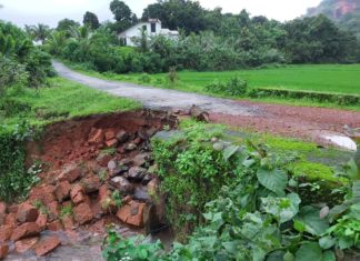 सिंधुदुर्गात ग्रामस्थांनी घेतला पुढाकार, ग्रामपंचायतीची उदासीनता