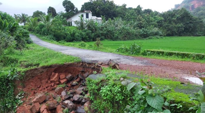 सिंधुदुर्गात ग्रामस्थांनी घेतला पुढाकार, ग्रामपंचायतीची उदासीनता