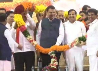 मेगा भरती भाग तीन: नवी मुंबईत राष्ट्रवादी काँग्रेस कोसळली; गणेश नाईक यांचा 48 नागरसेवकांसह मुख्यमंत्रयांच्या उपस्थितीत भाजपात प्रवेश