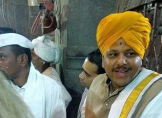 नामदेव महाराजांच्या १७ व्या वंशजासह २ वारकरी ठार