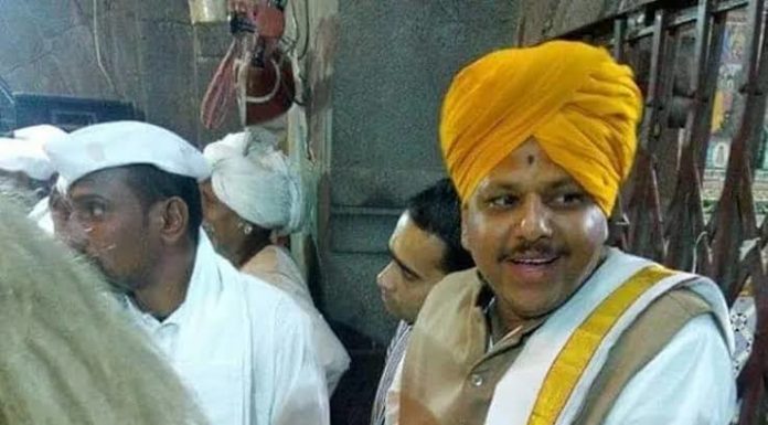 नामदेव महाराजांच्या १७ व्या वंशजासह २ वारकरी ठार