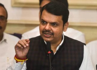 देवेंद्र फडणवीस यांची विरोधी पक्षनेतेपदी निवड