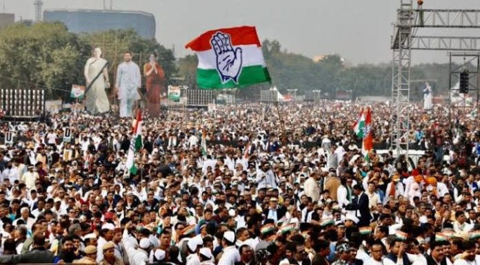 काँग्रेसची मुंबईत संविधान बाचावची मोठी रॅली