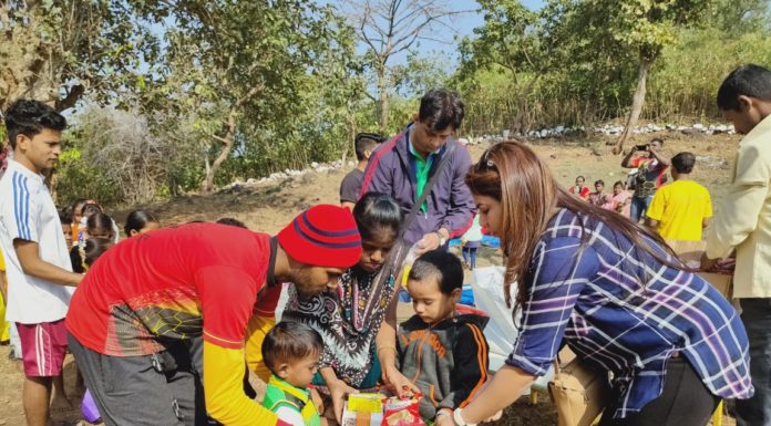 डॉक्टर दाम्पत्यांचे कौतुकास्पद कार्य