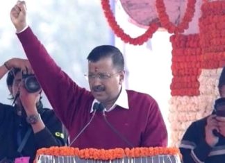 अरविंद केरीवालांनी घेतली दिल्लीच्या मुख्यमंत्री तिसऱ्यांदा शपथ: राजकारण बाजूला ठेवून केंद्रासोबत मिळून काम करणार