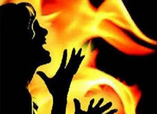 लासलगाव येथे हिंगणघाट पुनरावृत्ती, पीडितेला उपचारासाठी मुंबईला हलविले