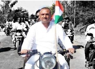 …जेव्हा आपला माणूस मदतीला येतो