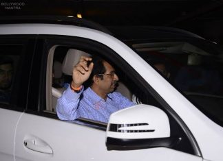 स्वतः गाडी चालवत मुख्यमंत्री उद्धव ठाकरे पालिकेत !!