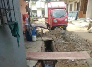 गटारांच्या सफाईतून निघालेला कचरा व मातीचे ढिगारे तात्काळ हटवा : नवी जिल्हा काँग्रेस कमिटीचे सचिव विरेद्र म्हात्रे