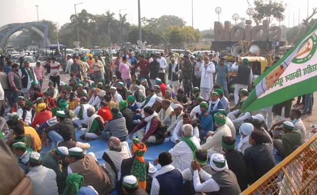 0ilruoig_farmers-protest-pti_625x300_02_December_20