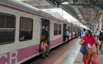 शिक्षक, शिक्षकेतर कर्मचाऱ्यांना मुंबई लोकलमधून प्रवास करण्याची परवानगी