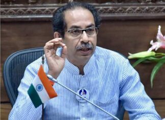 पूरग्रस्तांना मदत करण्यासाठी मुख्यमंत्री उद्धव ठाकरे यांचे अधिकाऱ्यांना कडक आदेश
