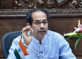 मुख्यमंत्री उद्धव ठाकरे यांची कोविडसंदर्भात राज्यातील आयुक्त, जिल्हाधिकारी यांच्यासमवेत बैठक