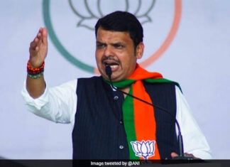 म्हाडाच्या पेपर लीक प्रकरणाची सीबीआय चौकशी व्हावी, देवेंद्र फडणवीसांची मागणी
