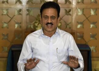 आमदार गिरीश महाजनांना सोमवारपर्यंत 10 लाख रुपये जमा करण्याचे मुंबई उच्च न्यायालयाचे निर्देश