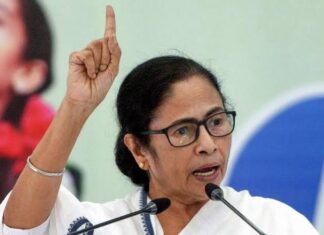 ममता बॅनर्जी थोडक्यात बचावल्या, पायलटच्या समयसूचकतेमुळे टळली विमानांची टक्कर