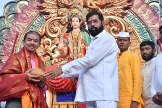 उद्धव ठाकरे यांना अजून एक धक्का: बाळासाहेबांचे विश्वासू चम्पासिंग थापा उद्धव ठाकरेंची साथ सोडून शिंदे गटात