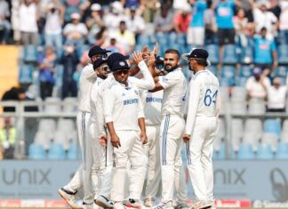 भारत विरुद्ध न्युझीलंड क्रिकेट कसोटी सामना रंगतदार अवस्थेत; न्युझीलंडची दुसऱ्या डावात घसरगुंडी